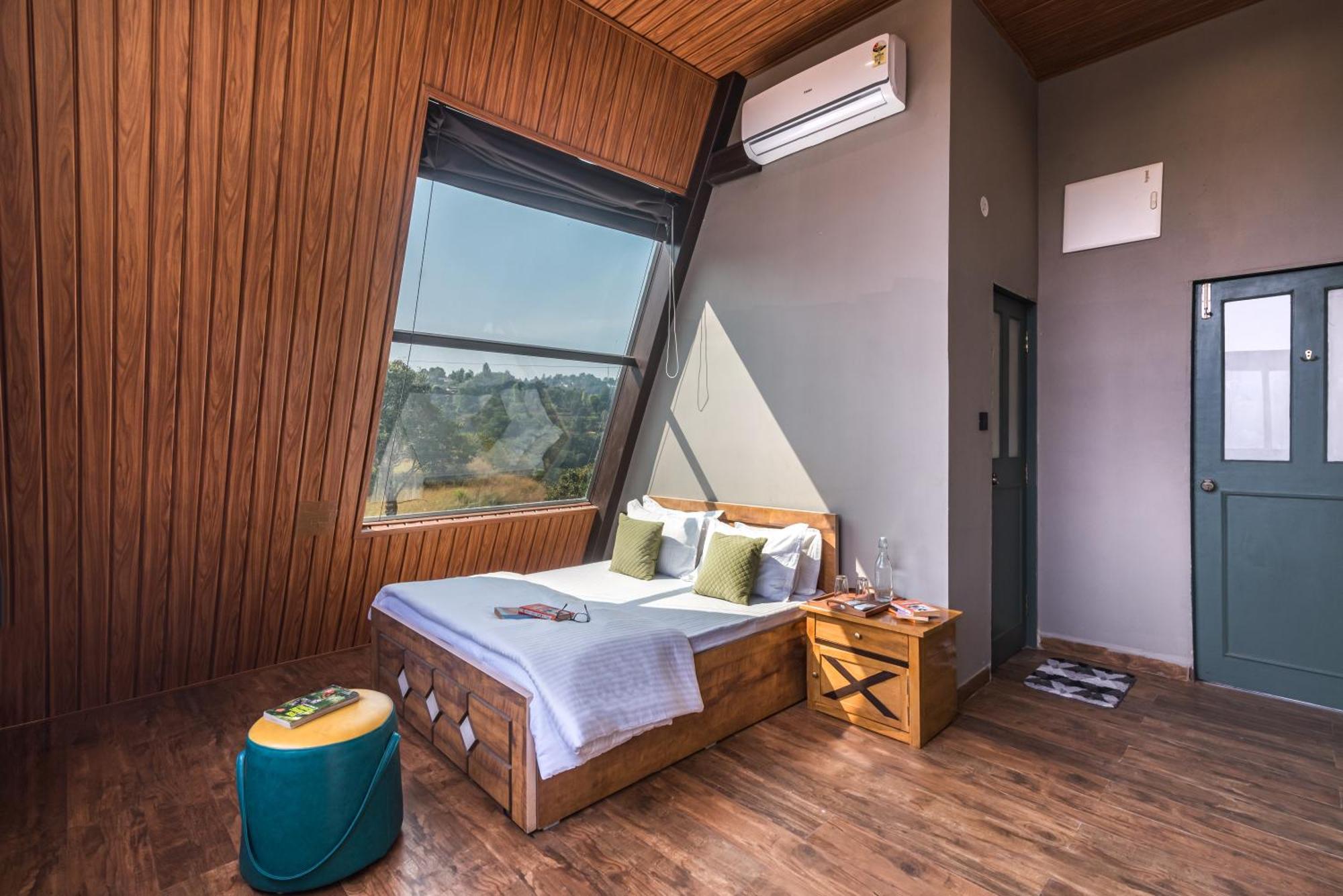 Saffronstays A Vantage, Panchgani - A Pyramid Shaped Unique Luxury Villa With Infinity Valley Views מראה חיצוני תמונה